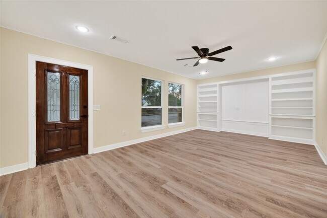 Photo - 2725 Avenue F