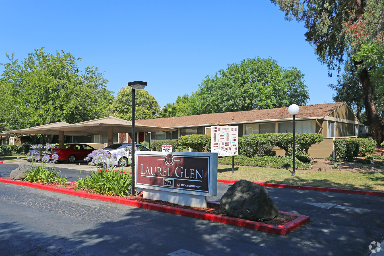 Laurel Glen - Laurel Glen Apartments
