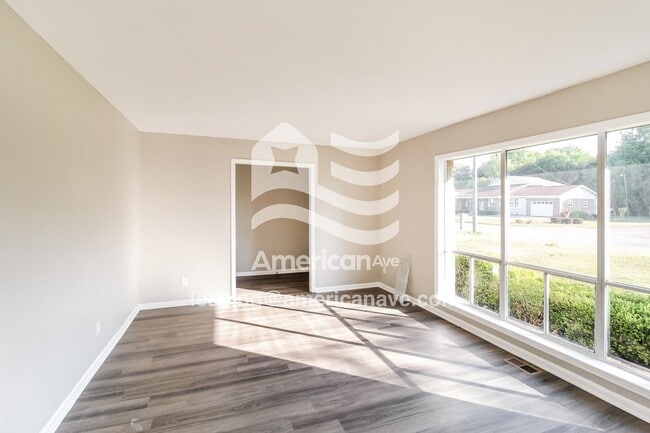 Photo - 300 Spillers St