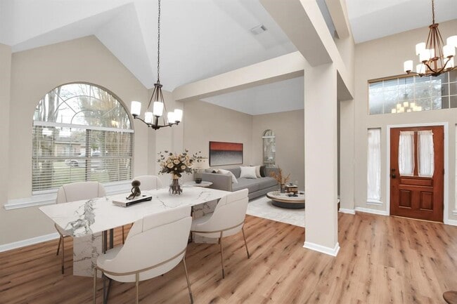 Photo - 2519 Palace Dr