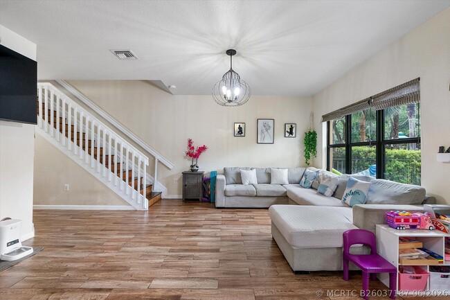 Photo - 4755 Cypress Street
