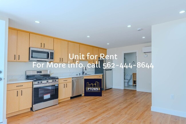 Building Photo - Breed Apartments Unit 28