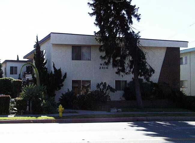 El Web - 2816 W. 182nd Street