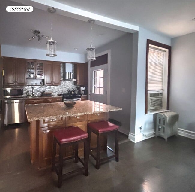 Photo - 409 Hawthorne St