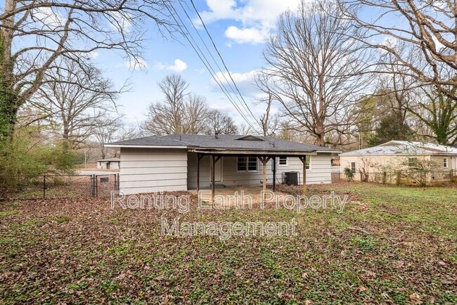 Photo - 221 Lawson Rd