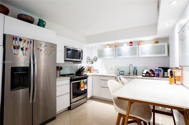 Building Photo - 16300 Golf Club Rd Unit 204