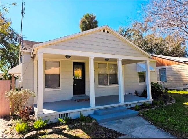 Building Photo - 2015 Oakwood Ave