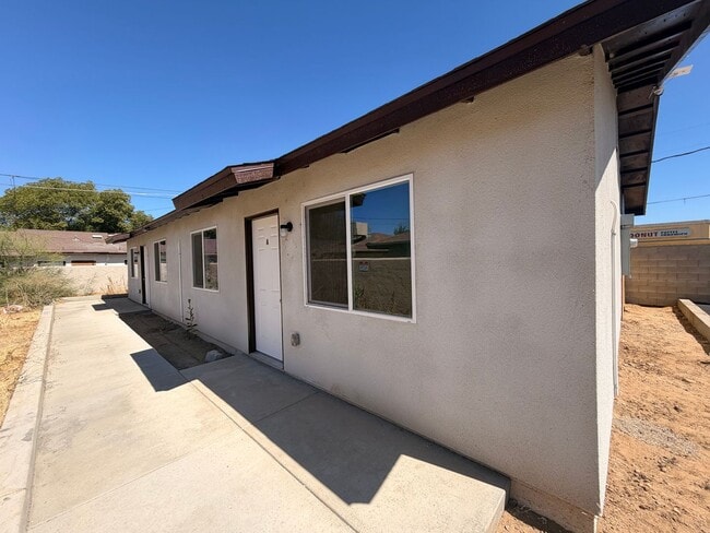 Building Photo - 313 Airport Dr Unit #B