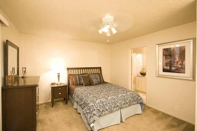 Photo - 7007 Inglewood Ave