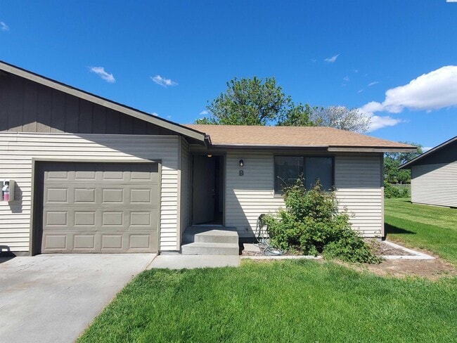 Building Photo - 3400 W Wernett Rd Rental