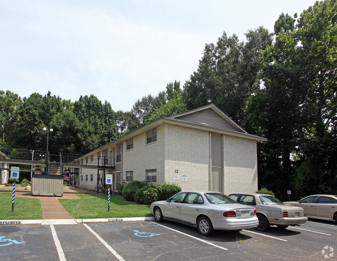 Woodville Plaza Apartments - Woodville Plaza Apartments