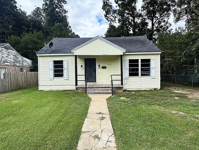 Photo - 1231 Waller Ave