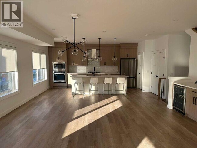 Photo - 4744 Bowness Rd NW