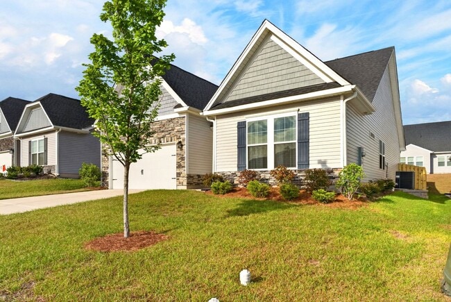 Photo - Like New 4BR Ranch with Modern Finishes & Prime Location in Elgin