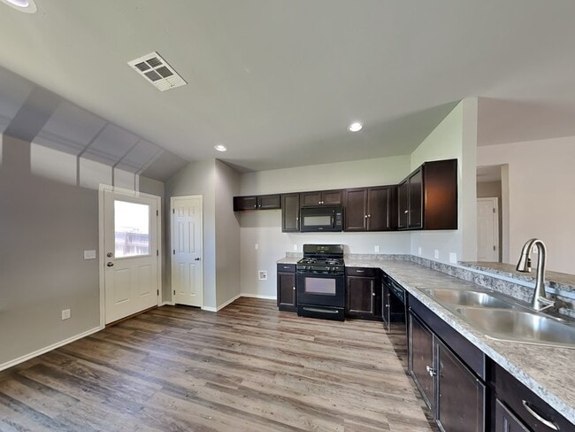 Photo - 11709 NW 134th St