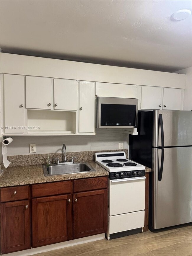 Photo - 227 SW 11th Ave Unidad B