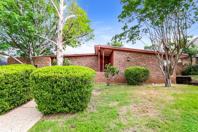Photo - 1305 Rusdell Dr Casa