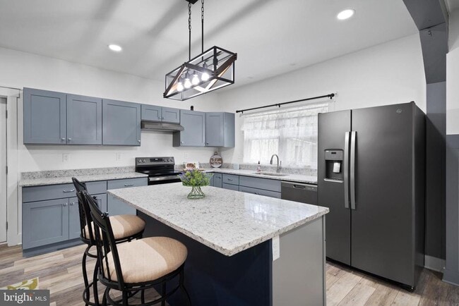 Photo - 30 April Ln House