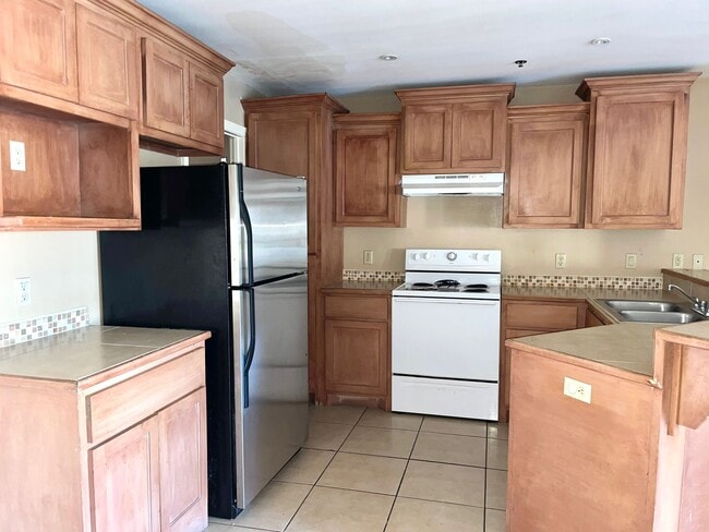 Photo - 1303 W Kiwi Ave Unit 4