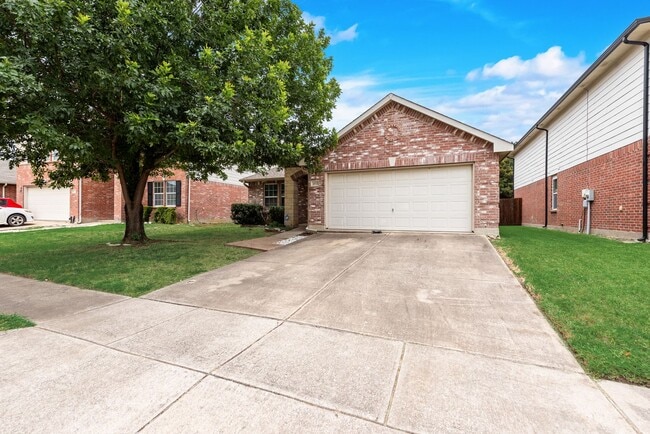 Photo - Charming & Spacious 3 Bedroom In North Keller