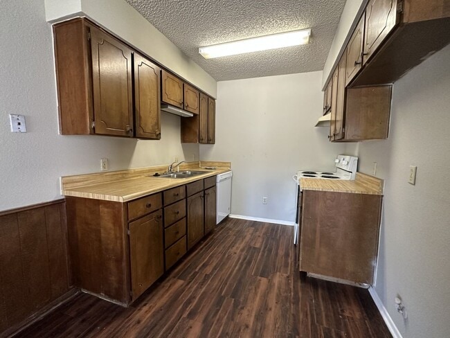 Photo - 1007 Southmoor Dr