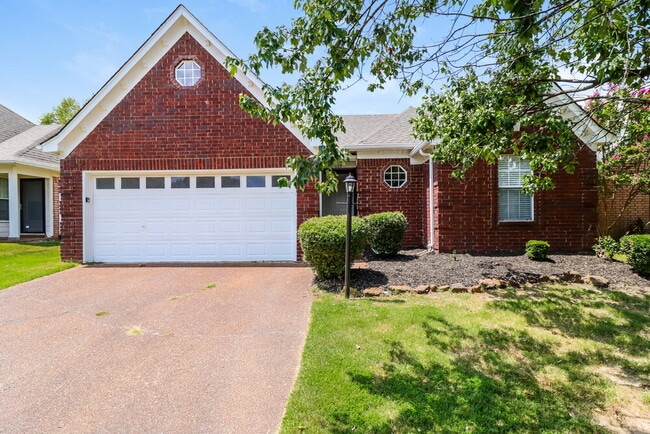 Building Photo - 1123 Dove Hollow Cir W