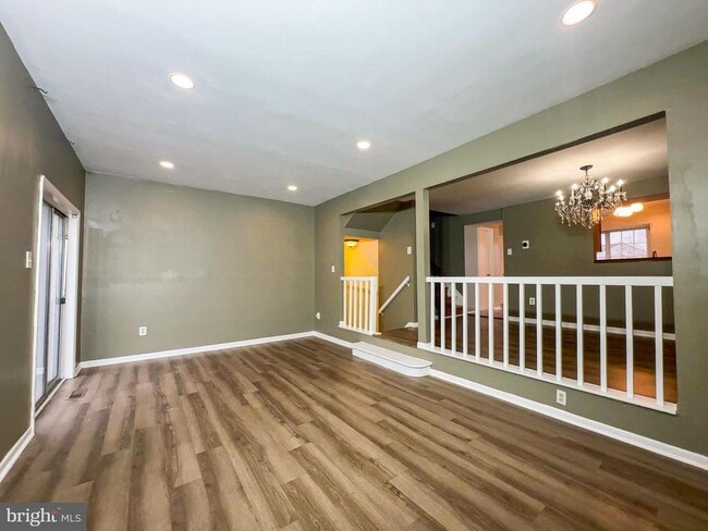 Photo - 8202 Ashford Blvd