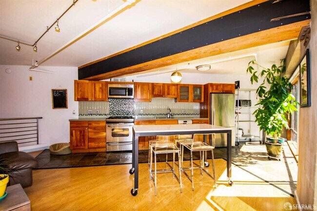 Photo - 18 Lansing St