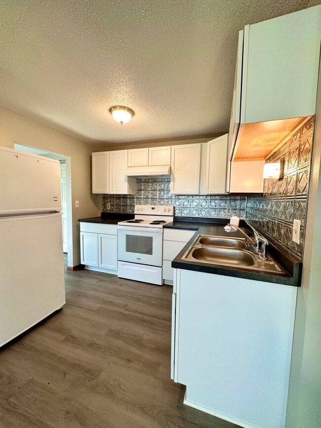 Photo - Updated 2 Bedrooms - Leonard North Dakota Rental Unit 3