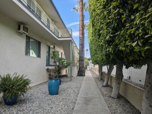 Photo - 11936 Burbank Blvd
