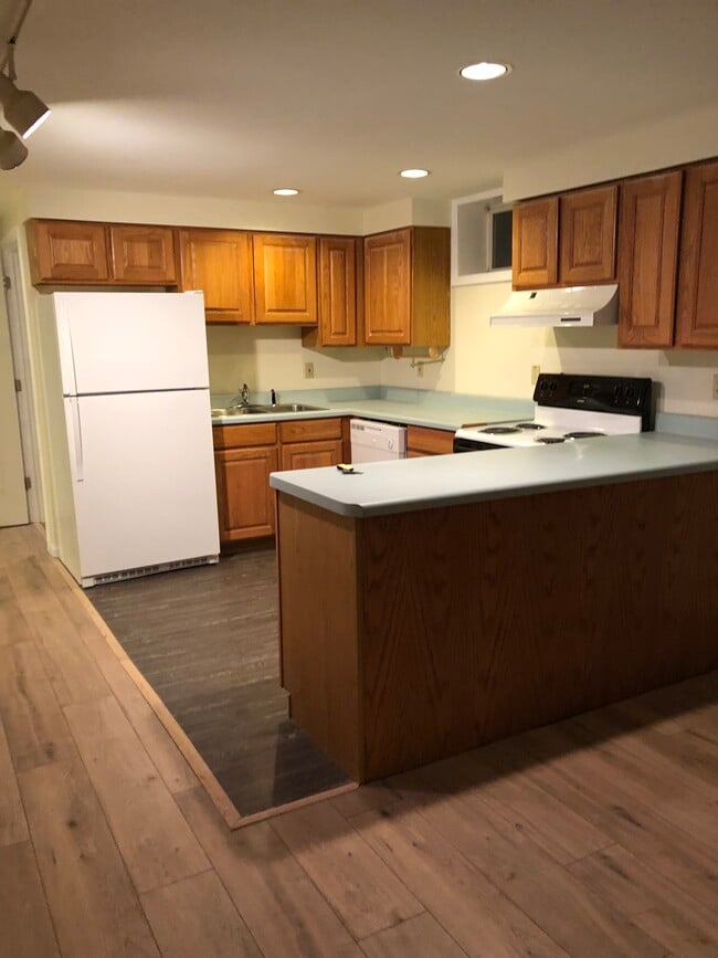 Building Photo - 150 Park Dr Unit #2 Rental