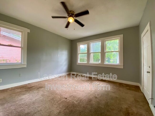 Photo - 2725 Lillian St