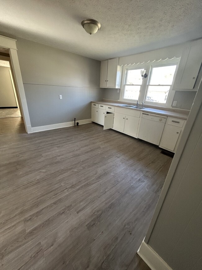 Photo - 1015 N Main St