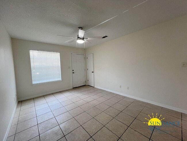 Photo - 237 Lindberg St