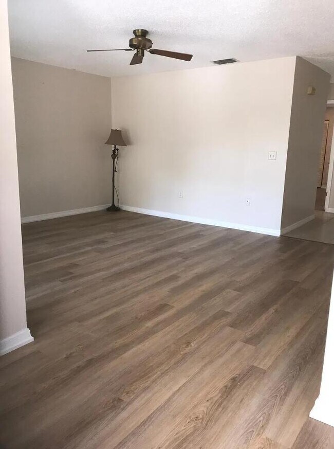 Photo - 9414 Nakoma Way