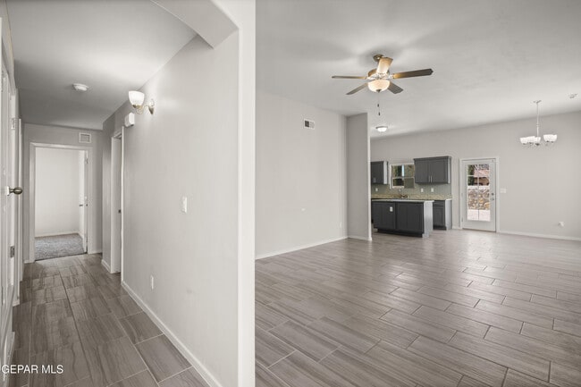 Photo - 629 Cedarwood Ave