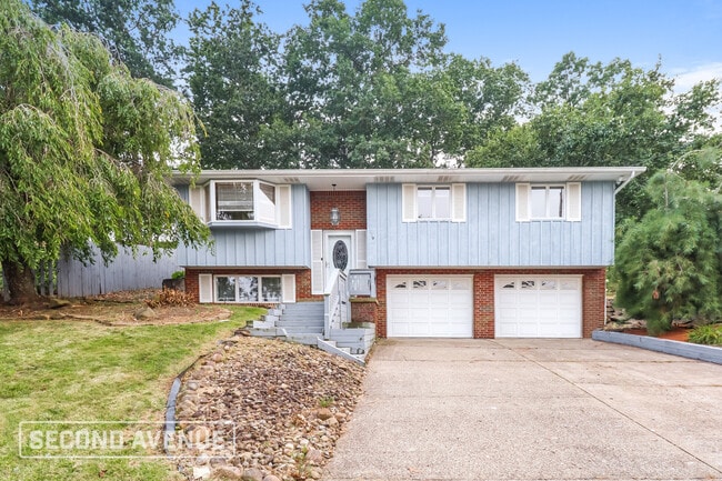 Building Photo - 229 Columbia Dr Rental