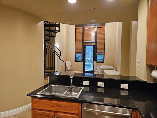 First floor - 801 S Olive Ave Unit 101