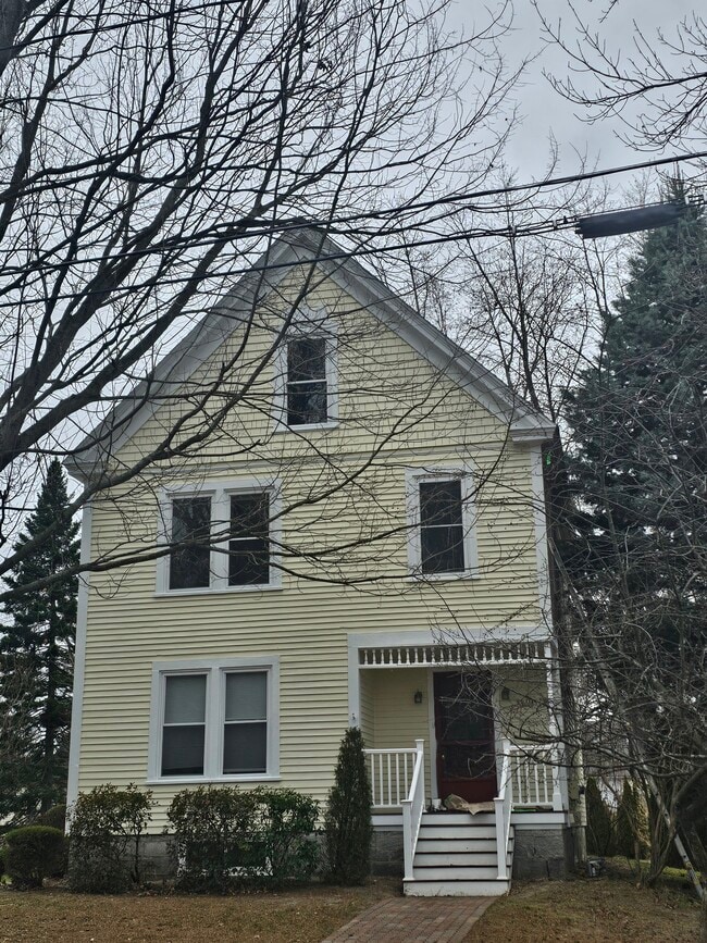 Building Photo - 15 Winchester St Unit #1