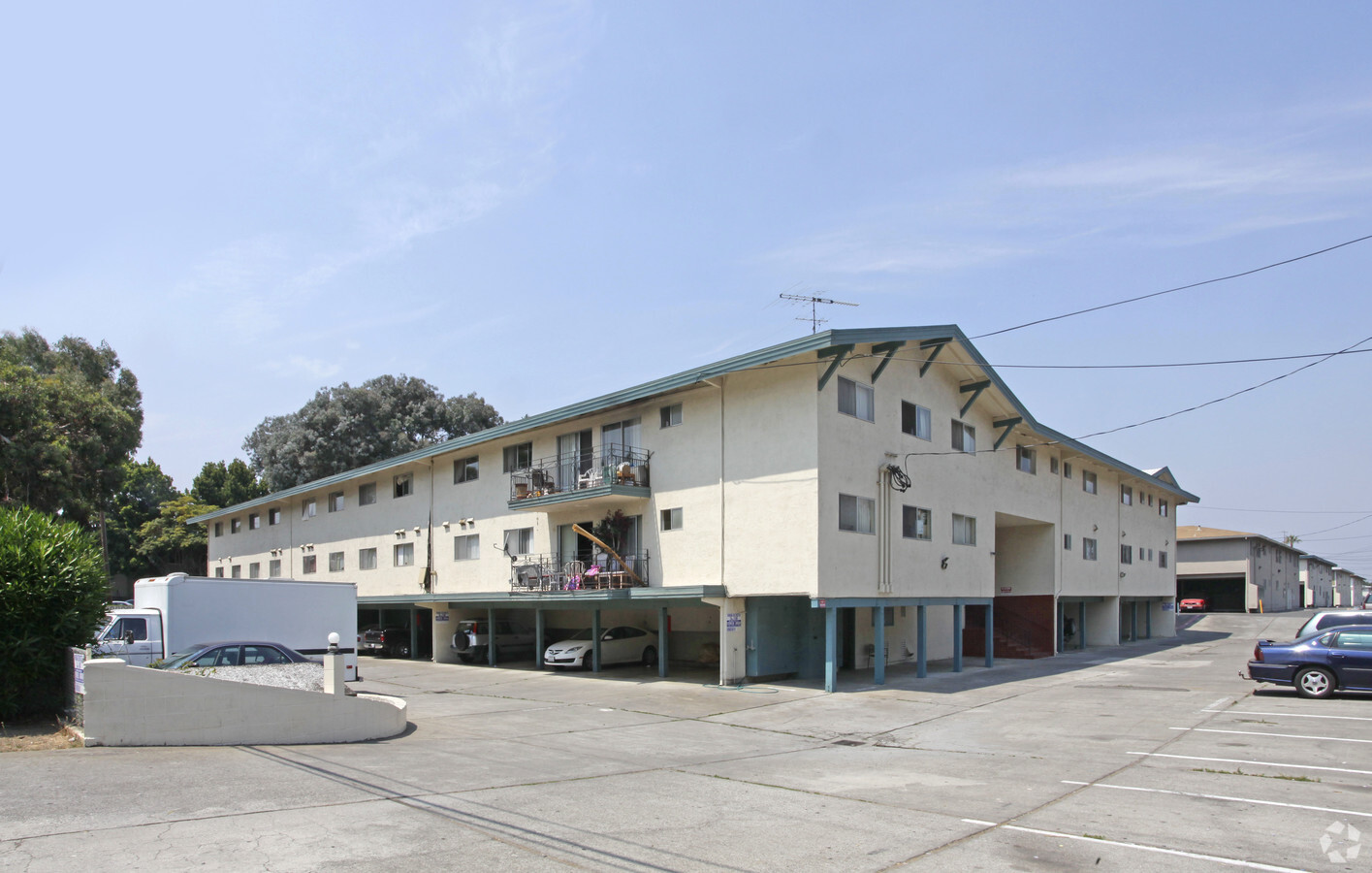 Windsor Apartments - Windsor Apartments