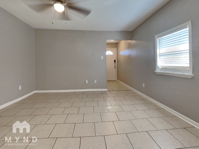 Photo - 1302 Cardinal Dr