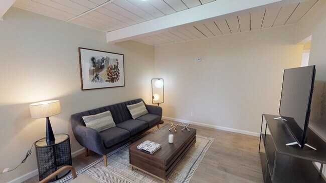 Photo - 762 Hamilton Ave