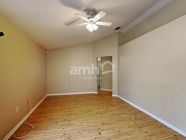 Photo - 3999 Warbler Dr