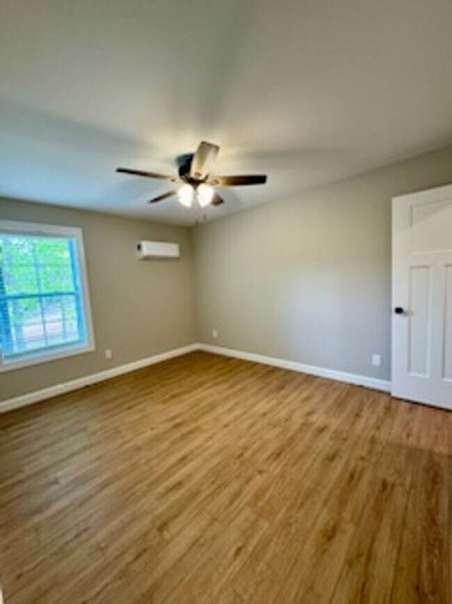 Photo - 7719-MF2-E4 Unidad B