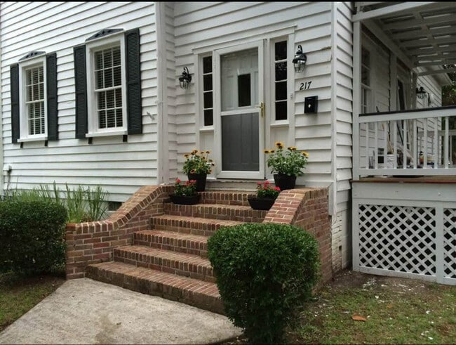 Photo - 217 E Richardson Ave Unidad Apartment C