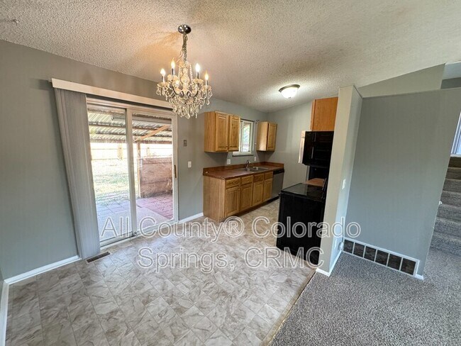 Photo - 2045 Grosbear Ln