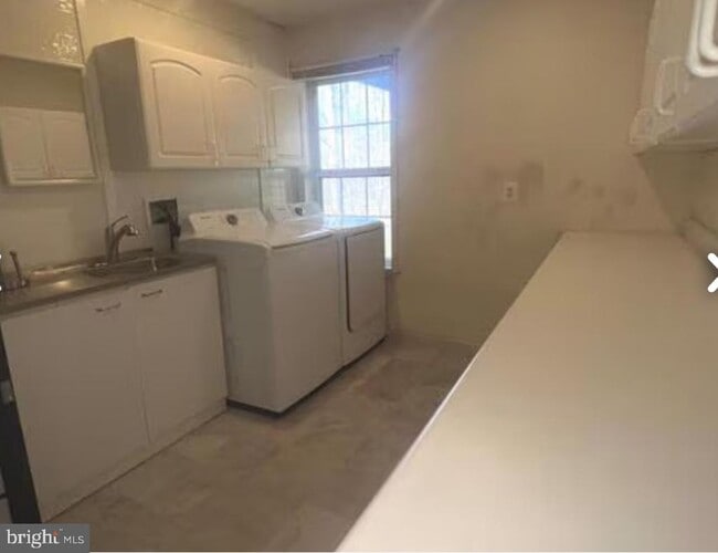 Photo - 9241 Greenshire Dr