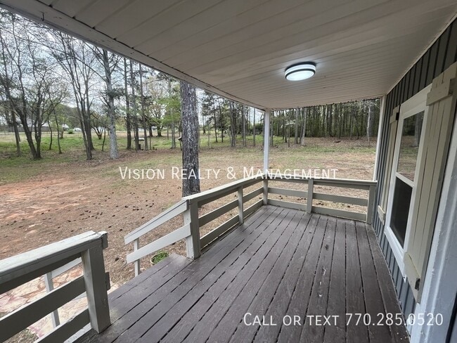 Photo - 137 Red Oak Dr