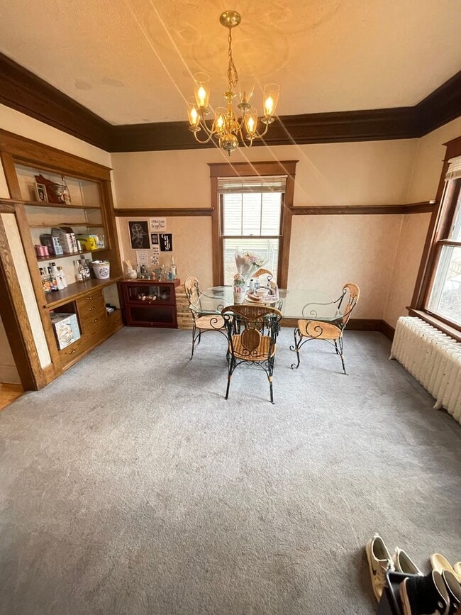 Photo - AVAILABLE JUNE 1st! - 4 Bed, 1 Bath