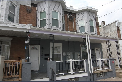 Building Photo - 1647 Pratt St Unit 2nd floor - B2